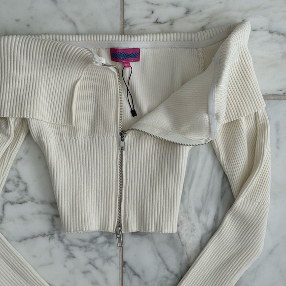 Off-Shoulder Ribbed Sweater - Picture 2 of 4